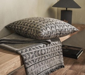 1728559490_rixtari-kanape-Gofis-Home-Indira-258-13-Ash-Beige-Black-01