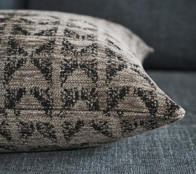 1732008360_maksilarothiki-kanape-Gofis-Home-Indira-258-13-Ash-Beige-Black-01