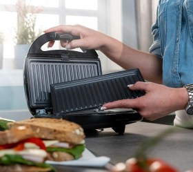 1743422790_tostiera-Estia-Black-Inox-850Watt-04