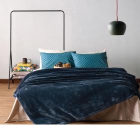 1758524489_koyberta-beloyte-Kentia-Monaco-01