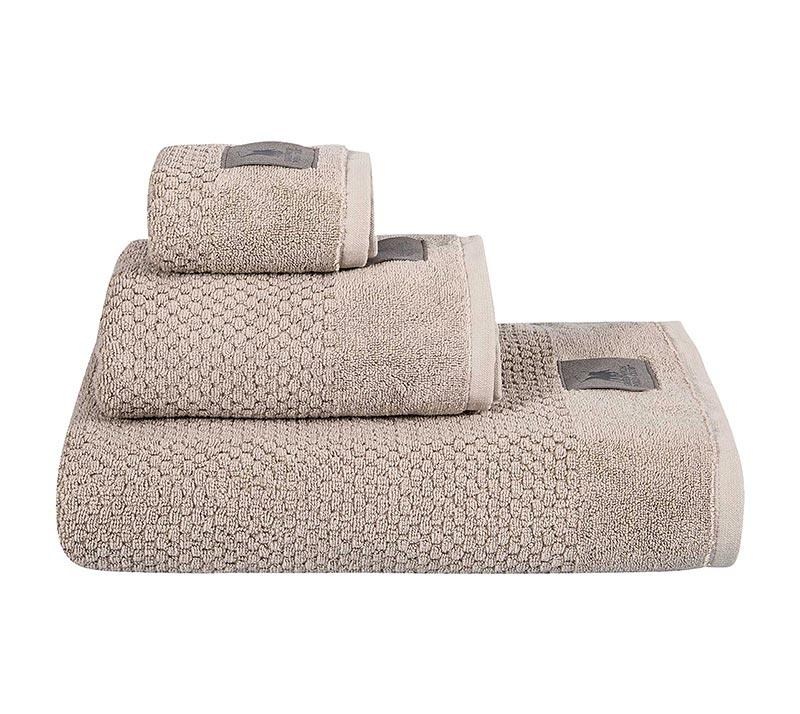 1761730658_petsetes-mpanioy-Greenwich-Polo-Club-4116